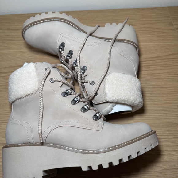 DV By Dolce Vita Tie Up Cream Fur Boots - Picture 9 of 12